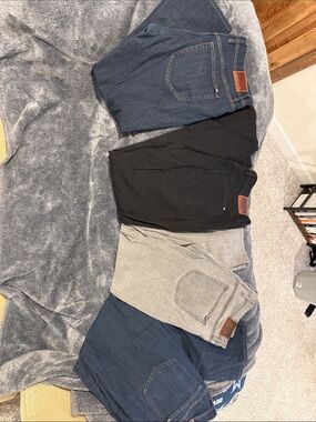 Travis Mathew Jeans Bundle in Blue, Black, Gray